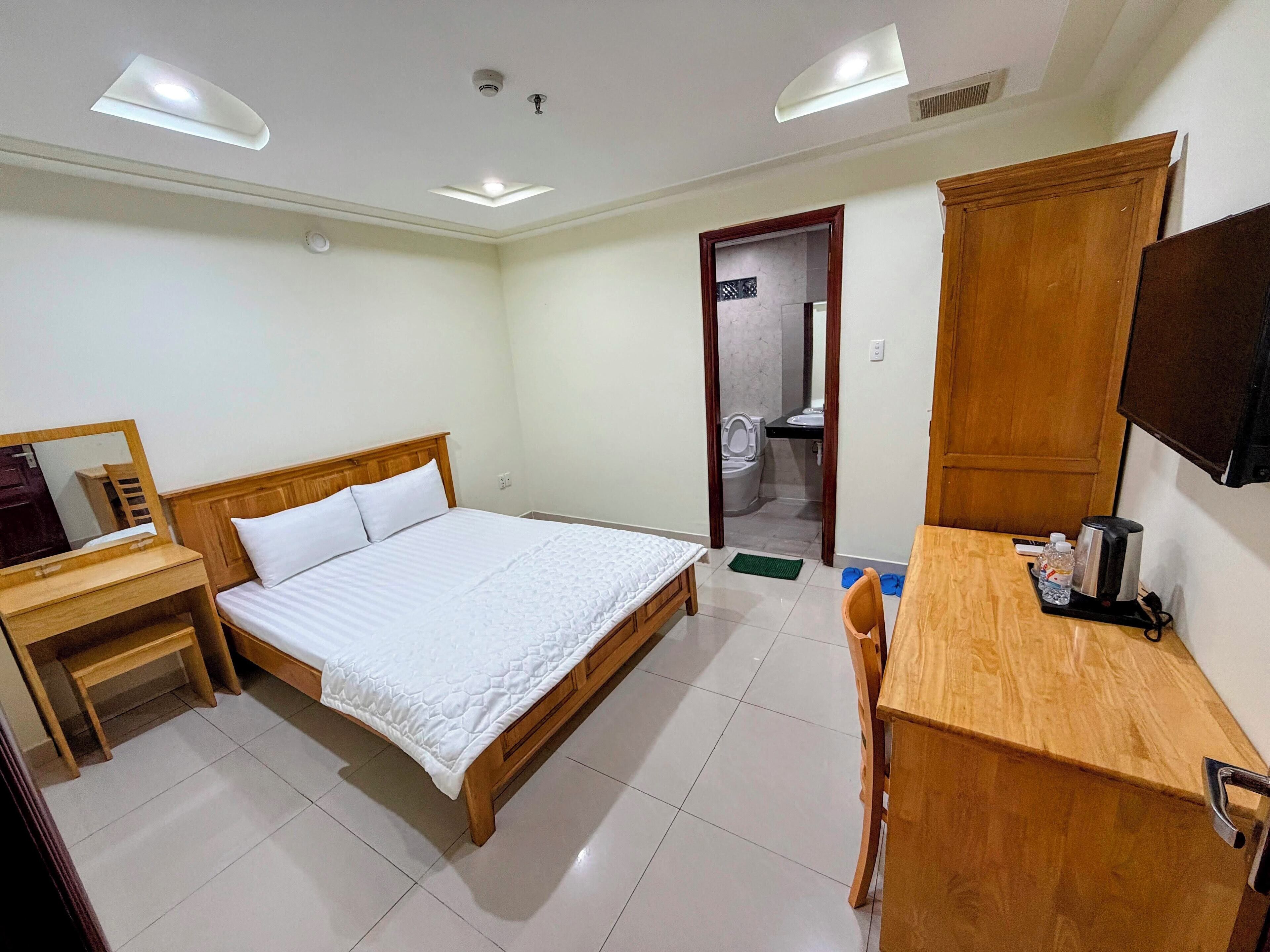 Chambre Double Supérieure, 1 grand lit | Bureau, espace de travail pour ordinateur portable, rideaux occultants