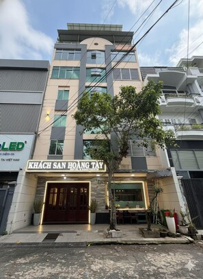 واجهة المنشأة