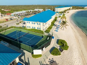 Sports court - Castaways Cove Beachfront Studio (East End)