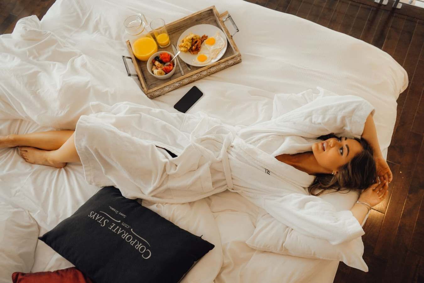 2 bedrooms, iron/ironing board, internet