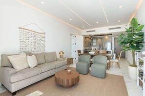 TV, offices - Encantame Soleil 1BR Sleeps 4 lock off unit (Playa Encanto)