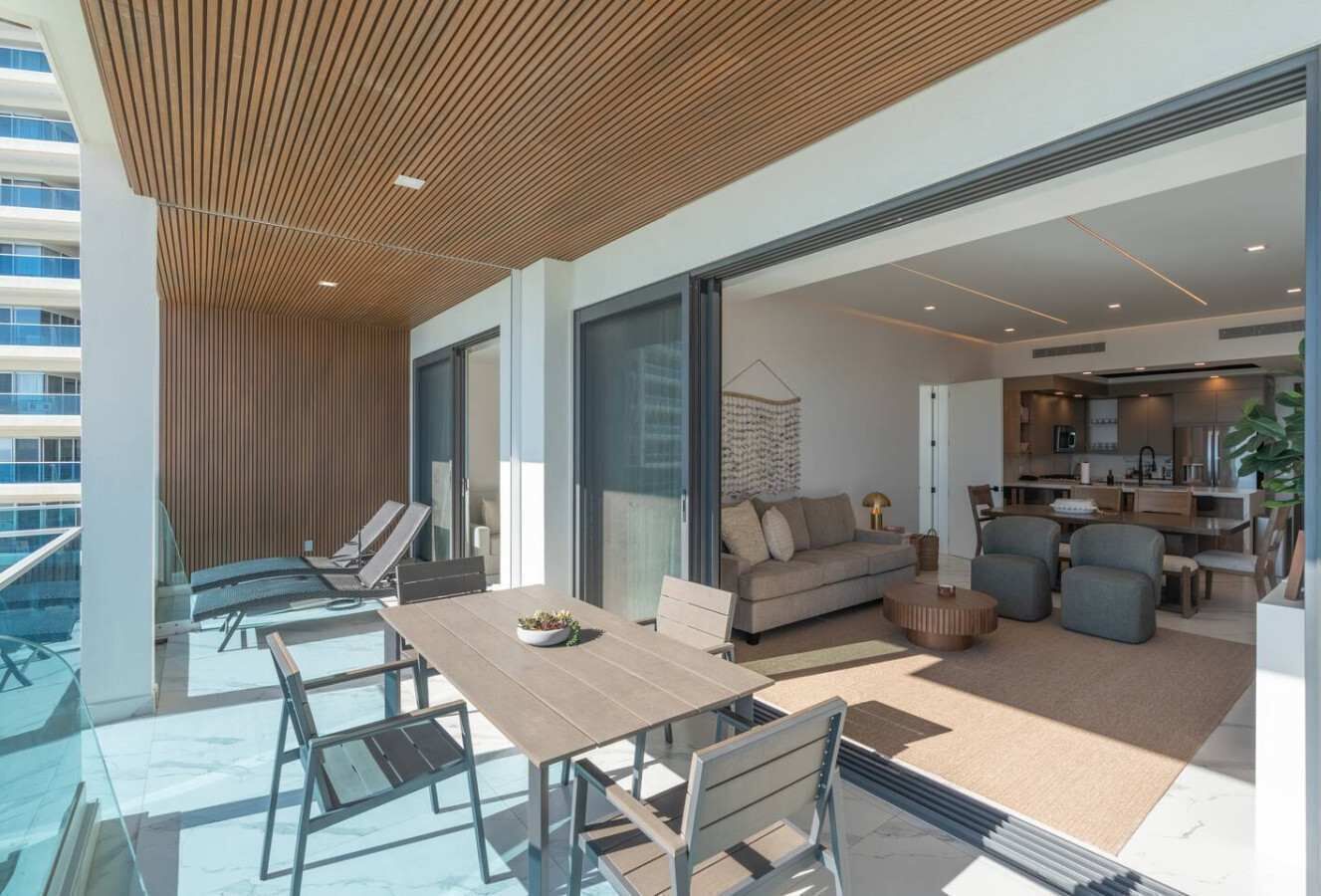 屋外ダイニングエリア