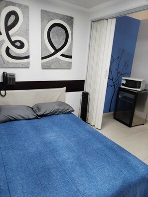 Basic-Doppelzimmer zur Einzelnutzung | Kostenloses WLAN, Bettwäsche