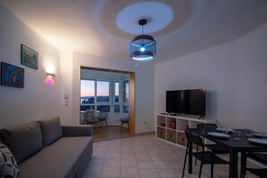 TV - Madrid 401. First line of beach. (Torrox Costa)