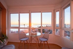 Interior - Madrid 401. First line of beach. (Torrox Costa)