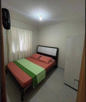 2 bedrooms, bed sheets - Very Comfortable Apartment (Florianópolis)