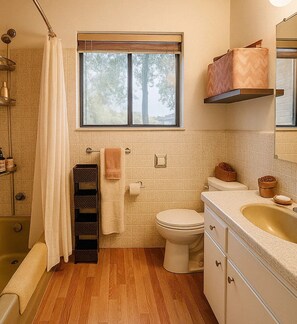 Hair dryer, towels, soap, toilet paper - Lake House on Dunlap, Stylish Stay w/ Private Dock (New Braunfels)