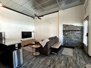 TV - Family-Friendly Lakefront Condo at Keystone Resort w Shuttle to Keystone Mtn (Keystone)