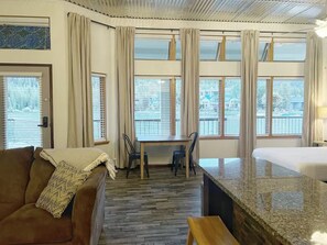 TV - Family-Friendly Lakefront Condo at Keystone Resort w Shuttle to Keystone Mtn (Keystone)