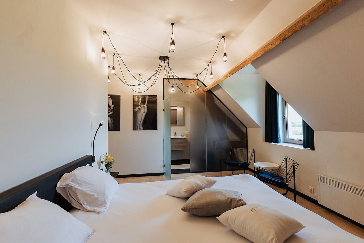 Blackout curtains, soundproofing, free WiFi, bed sheets