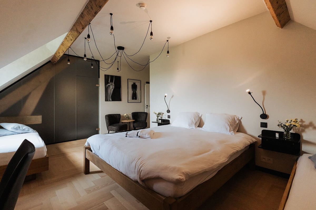 Blackout curtains, soundproofing, free WiFi, bed sheets