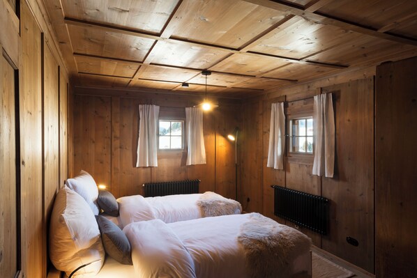 Iron/ironing board, WiFi, bed sheets - Listed house on the sunny slope with a view of the Dolomites, up to 10 people (Panzendorf)