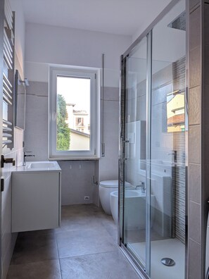 Handtücher, Toilettenpapier