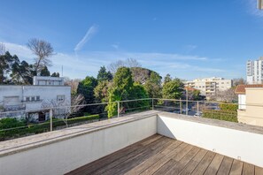 Căn hộ Cao cấp, ban công, quang cảnh thành phố | Phòng cách âm, truy cập Internet không dây miễn phí 