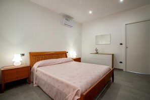 1 bedroom, WiFi, bed sheets - Holiday Home 'Emmeci House' with Wi-Fi (Alghero)