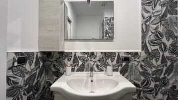 Doccia, asciugacapelli, asciugamani