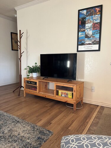 Pet Friendly 4 Bedroom 2 Bath Home Next to NAU.