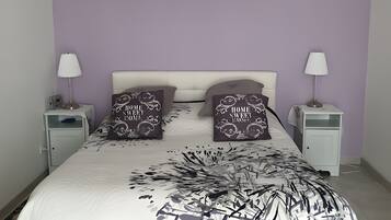 1 habitación, wifi y ropa de cama