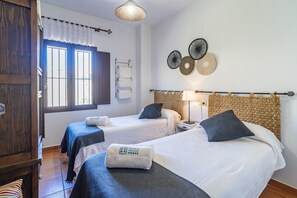 Iron/ironing board, free WiFi, bed sheets