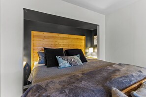 2 Schlafzimmer, Reisekinderbett, Internetzugang, Bettwäsche