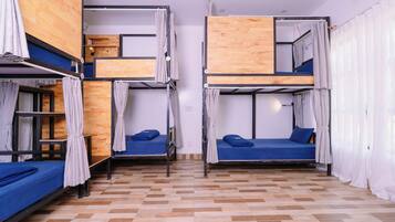 Shared Dormitory, 6 Bedrooms | Soundproofing, free WiFi