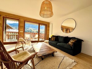 TV - Bright apartment with balcony and stunning views (Megève)