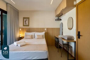 1 bedroom, iron/ironing board, Internet, bed sheets - Connect with the best of Barra steps from beach (Salvador)