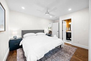 3 slaapkamers, een bureau, een strijkplank/strijkijzer, wifi