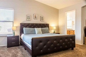 3 makuuhuonetta, silitysrauta/-lauta, internet, vuodevaatteet