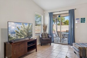 Smart TV - Prime Location Near Spring Training and Entertainment with Pool! (Avondale)