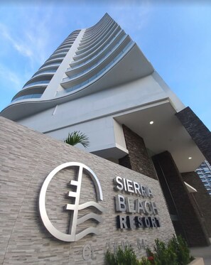 تفاصيل الفندق من الخارج