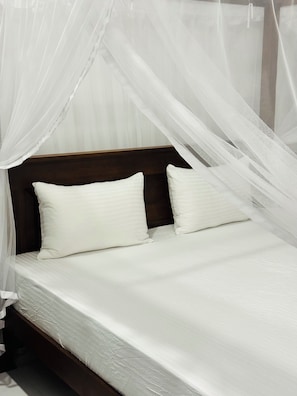 2 chambres, fer et planche à repasser, Wi-Fi gratuit, draps fournis
