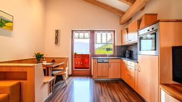 Kühlschrank, Ofen, Herdplatte, Geschirrspüler