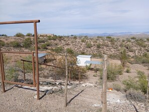 المنطقة المحيطة بالمنشأة