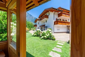 Interior - Apartment “Tratter 4°” with Mountain View, Shared Garden and Wi-Fi (Lagundo)