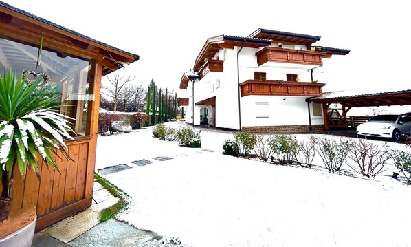 Exterior - Apartment “Tratter 4°” with Mountain View, Shared Garden and Wi-Fi (Lagundo)