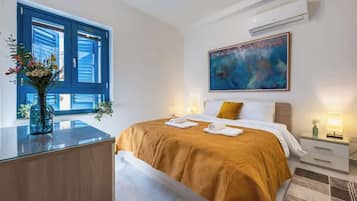 2 bedrooms, desk, iron/ironing board, travel cot