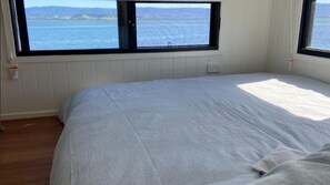 Internet, bed sheets