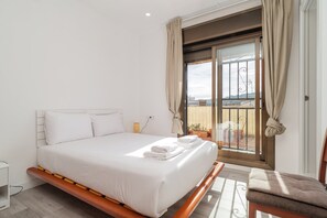 Iron/ironing board, Internet, bed sheets - Guest Ready ‑ Bright & Stylish Flat w/ 3 Terraces (Barcelona)