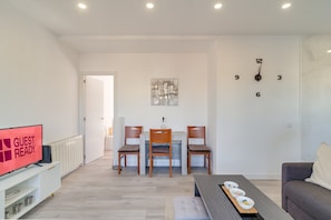 Interior - Guest Ready ‑ Bright & Stylish Flat w/ 3 Terraces (Barcelona)
