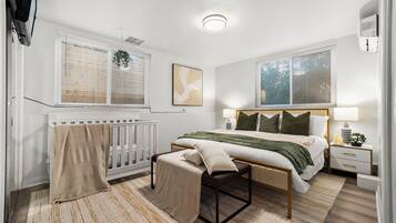 4 bedrooms, desk, iron/ironing board, free WiFi