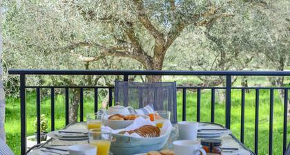 Green Oak Villa - Three Bedroom Villa, Sleeps 6