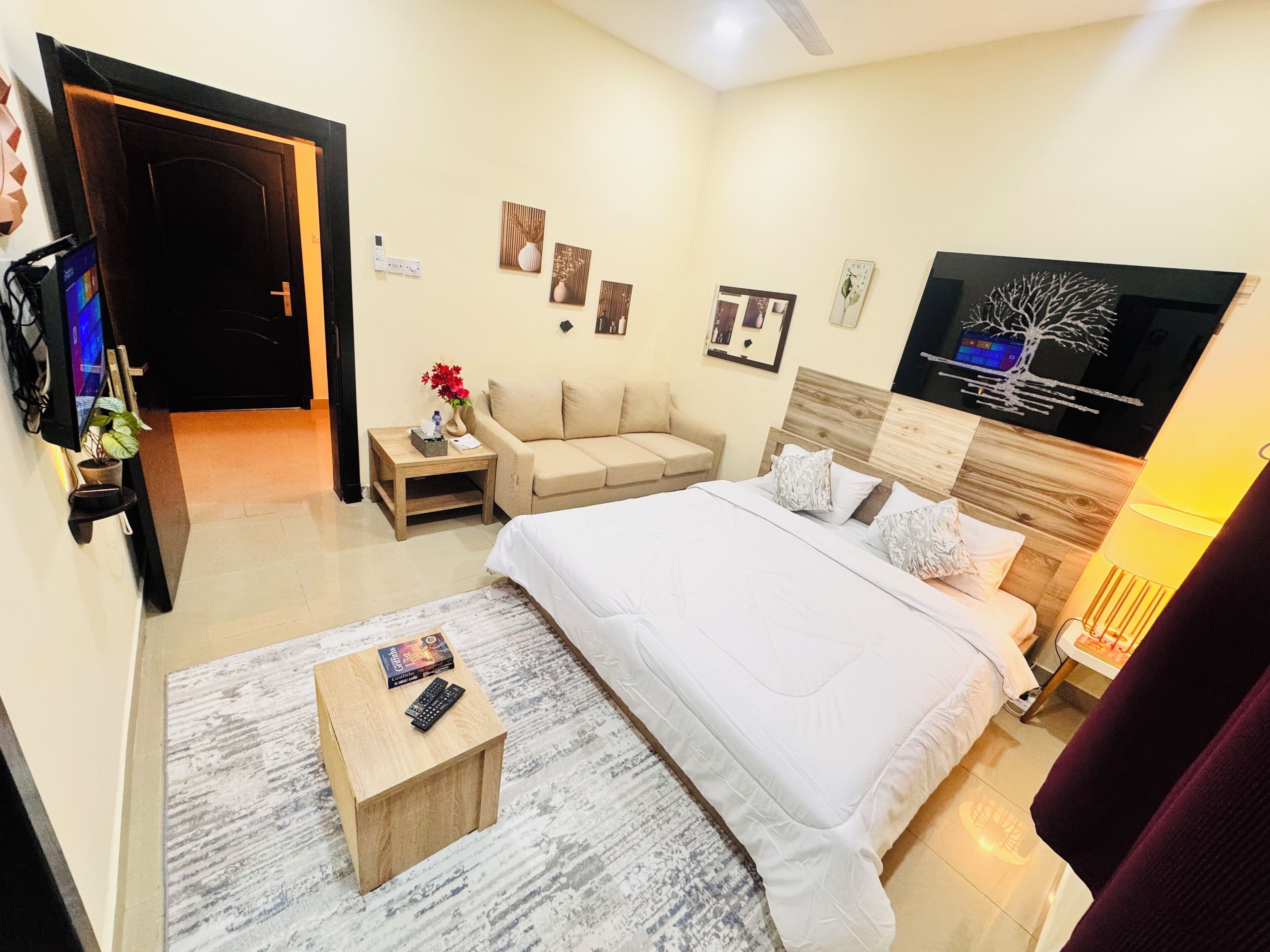 1 bedroom, iron/ironing board, internet, bed sheets