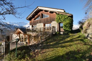 Exterior - Apartment 'Chalet Paisible' with Mountain View, Private Terrace and Wi-Fi (Bourg-Saint-Maurice)