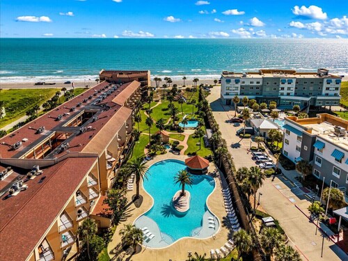 Seashell Retreat- Beachfront condo/pools/cabanas