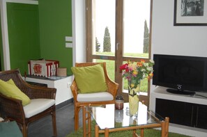 Living area - Villa 'Agriturismo Casa Del Castagneto' with Lake View, Private Terrace & Wi-Fi (Gargnano)