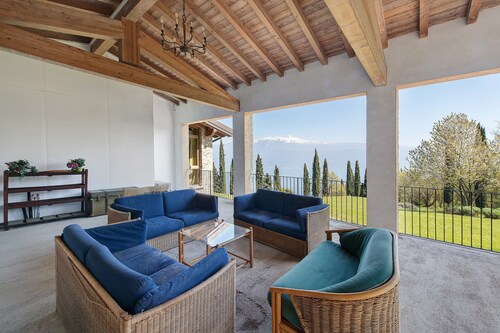 Villa „Agriturismo Casa Del Castagneto“ mit Seeblick, privater Terrasse & WLAN