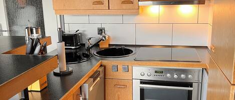 雪櫃、爐具、洗碗機、咖啡機/沖茶器