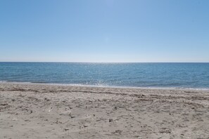 Nær stranden