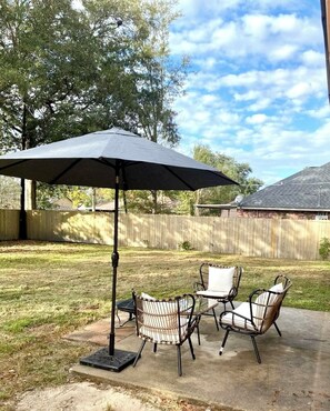 Terrace/patio - Charming & stylish Hammond residence located only 13 minutes away from SLU! (Hammond)